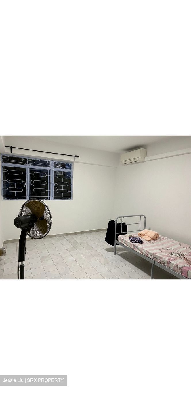 Jurong East Street 24 (Jurong East), HDB HUDC #326397601
